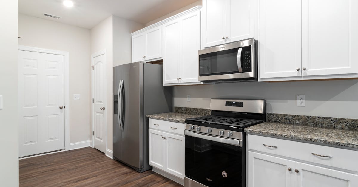 Differences Between Licences and Registrations for Contractors in Tasmania